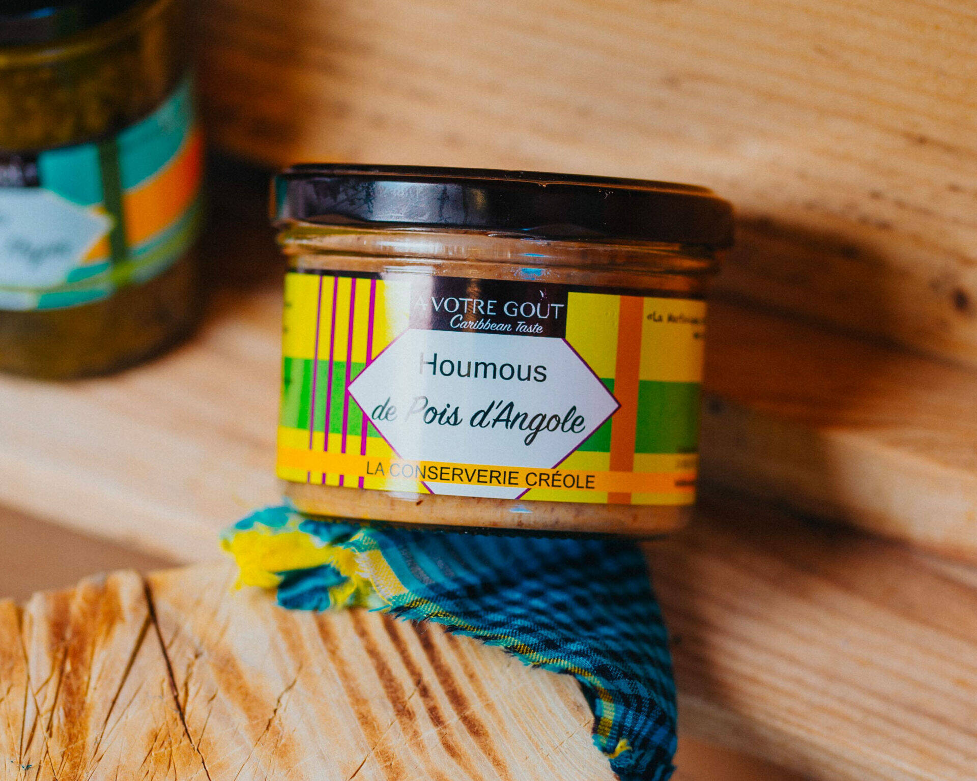 production-locale-martinique_lorrain_agroalimentaire_la-conserverie-crole_houmous-pois-dangole-zoom.jpg