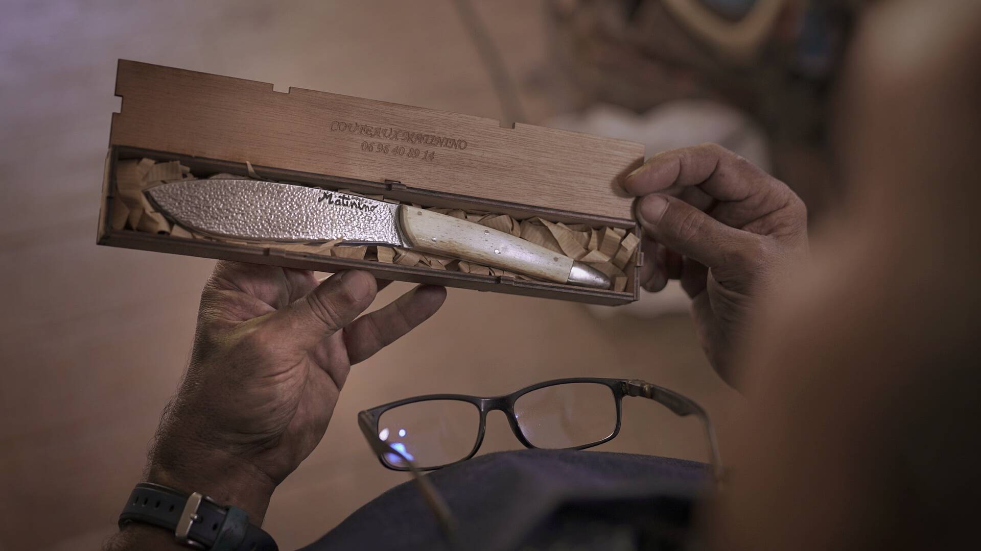 production-locale-martinique_sainte-luce_artisanat-dart_couteaux-matinino_letang_willy_couteau-boite.jpg.jpg