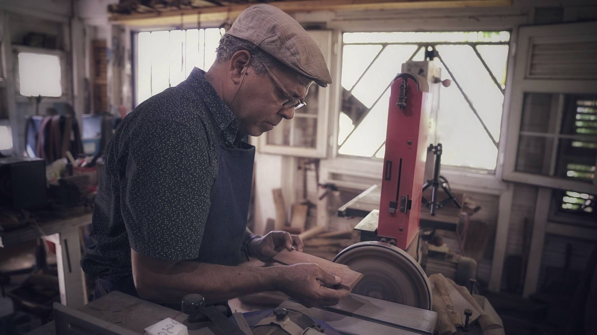 production-locale-martinique_sainte-luce_artisanat-dart_couteaux-matinino_letang_willy_dcoupe-bois.jpg.jpg