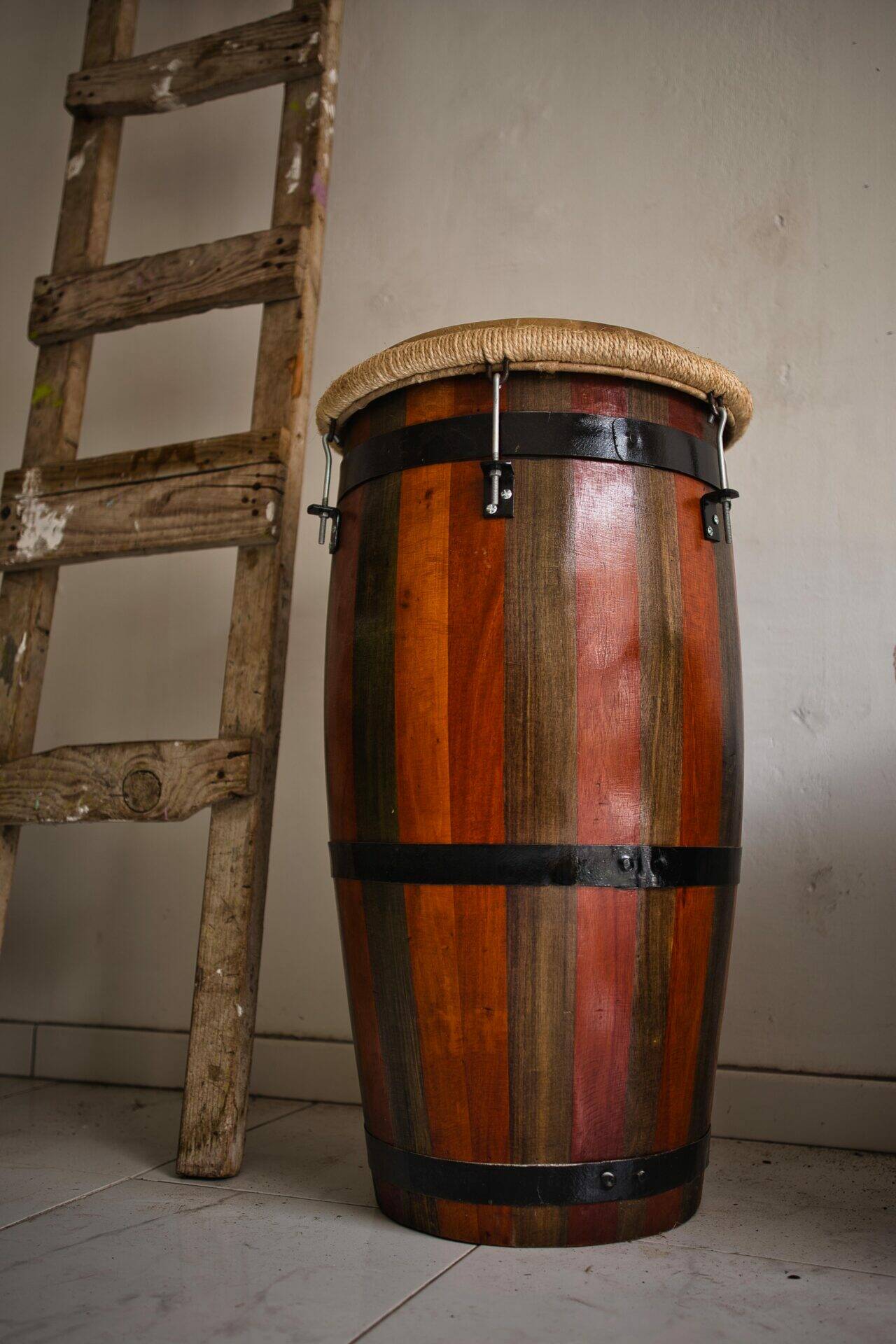 production-locale-martinique_sainte-marie_artisanat-dart_sully-cally_tambour-debout-noirblanc.jpg