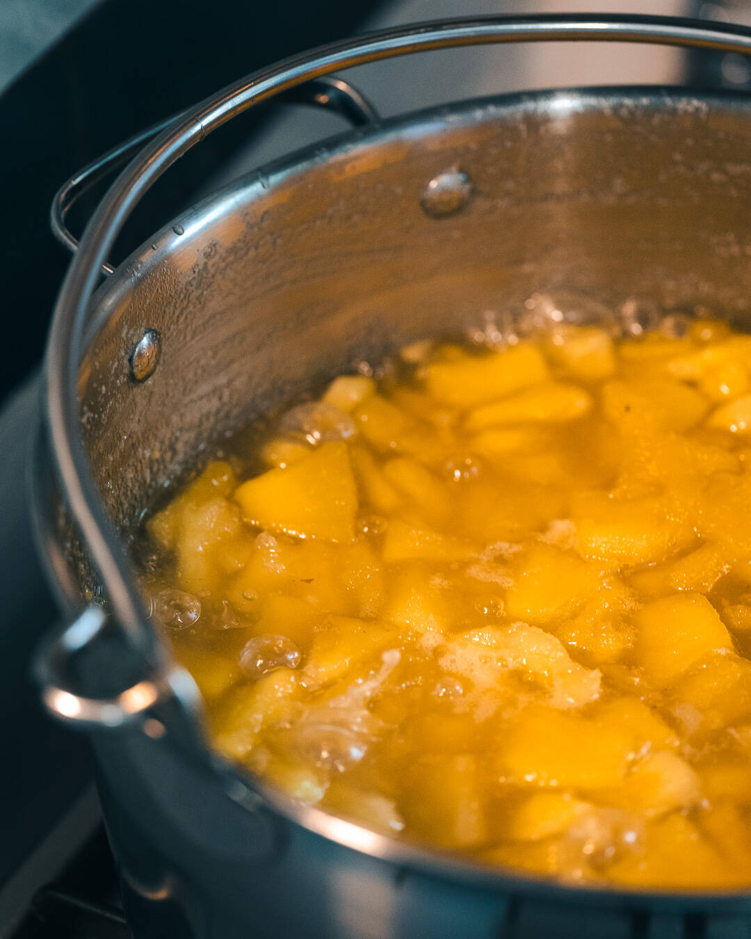 Préparation d'une confiture Pina Colada