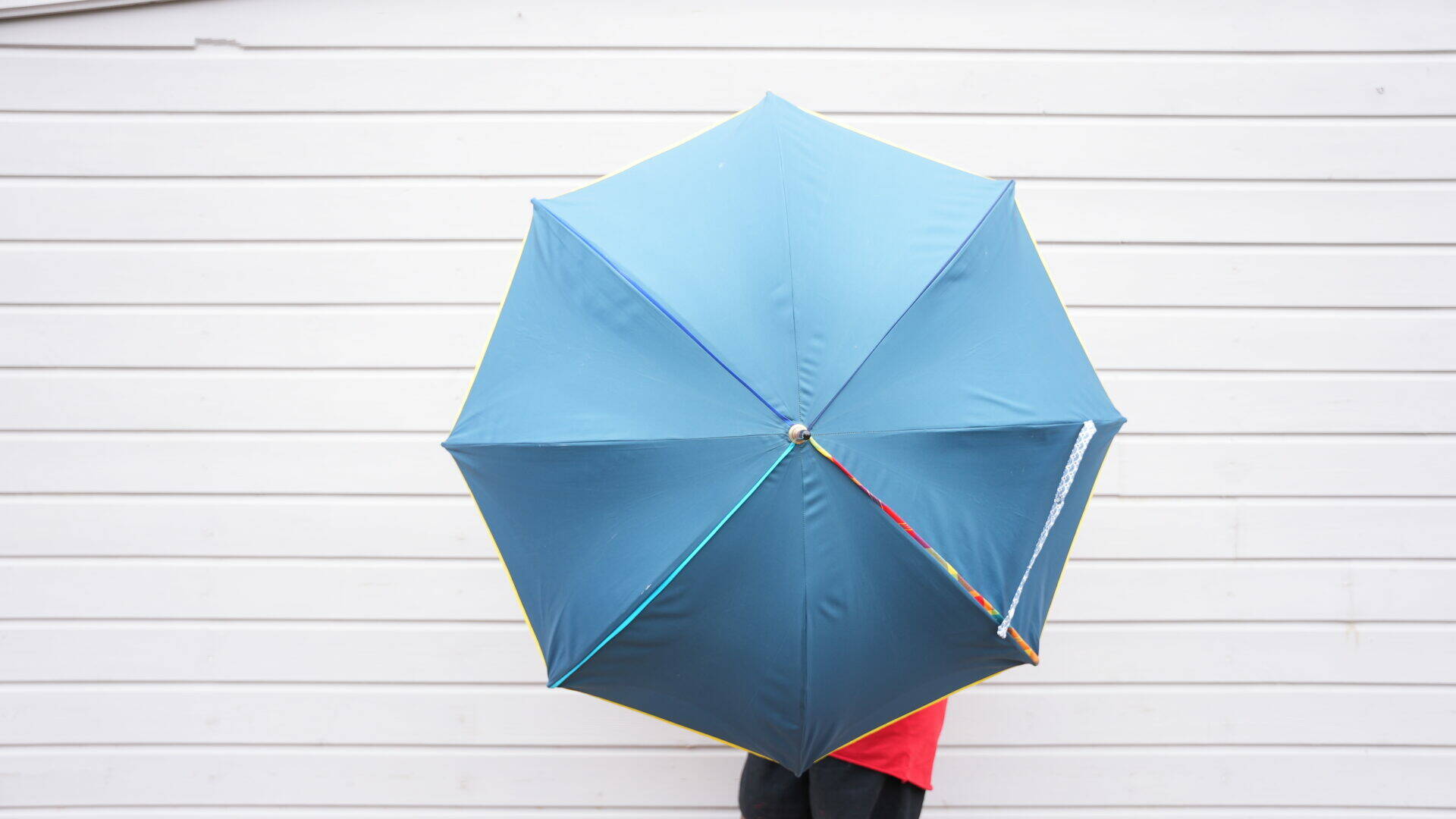 production-locale-martinique_trois-ilets_artisanat-dart_tournicoti-parapluie_cinelu_ccile_parapluie-bleu.jpg.jpg
