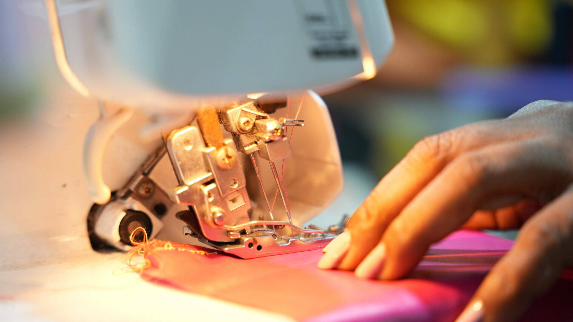 production-locale-martinique_trois-ilets_artisanat-dart_tournicoti-parapluie_machine--coudre.jpg.jpg